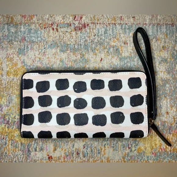 Kate Spade Wristlet with 4 compartments and credit card holder - Picture 2 of 9